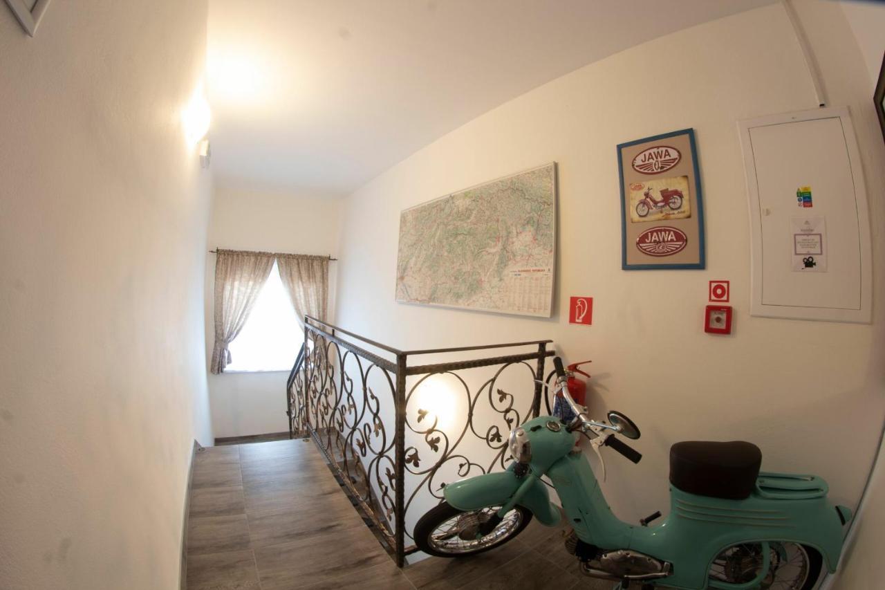Valla Penzion & Restauracia Malacka Kültér fotó