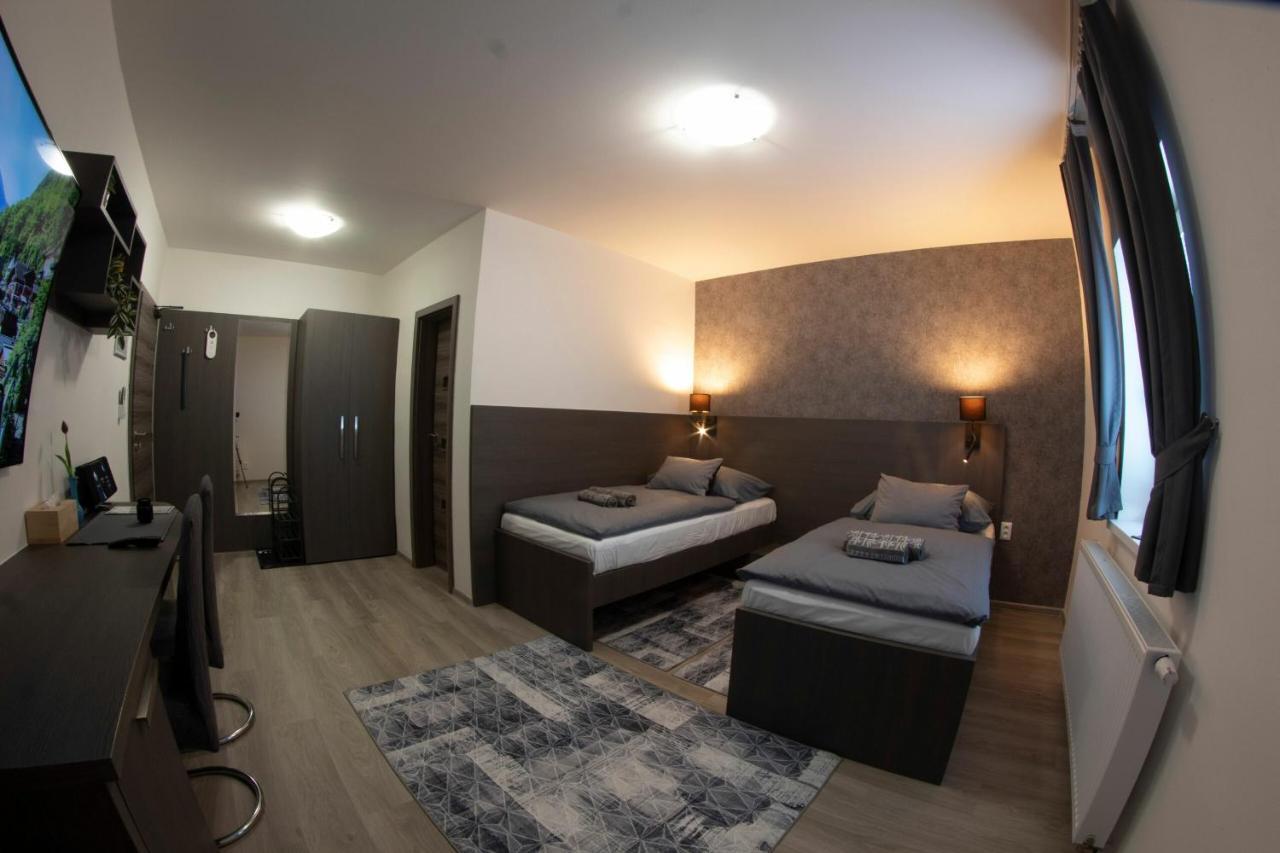 Valla Penzion & Restauracia Malacka Kültér fotó