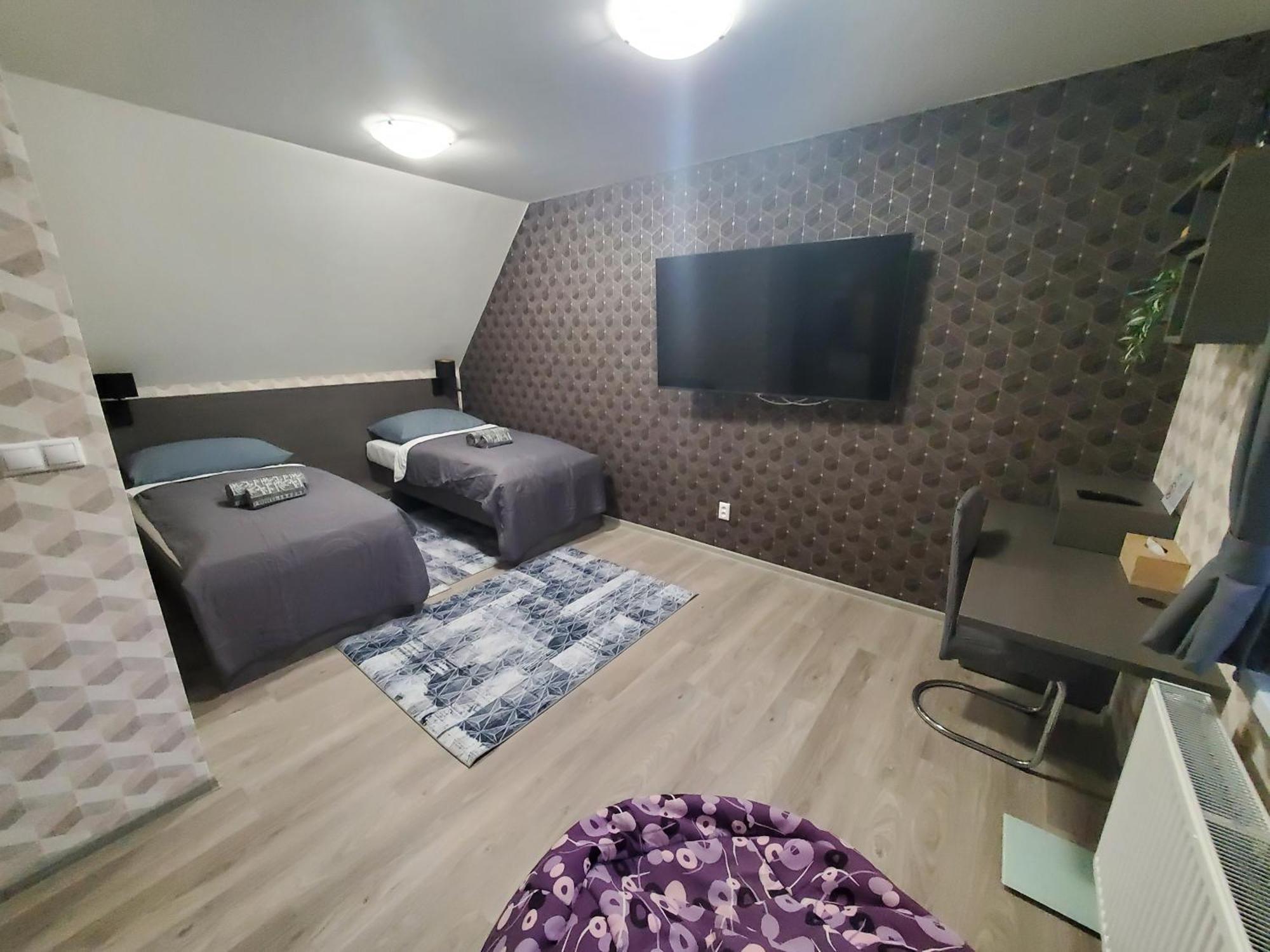 Valla Penzion & Restauracia Malacka Kültér fotó
